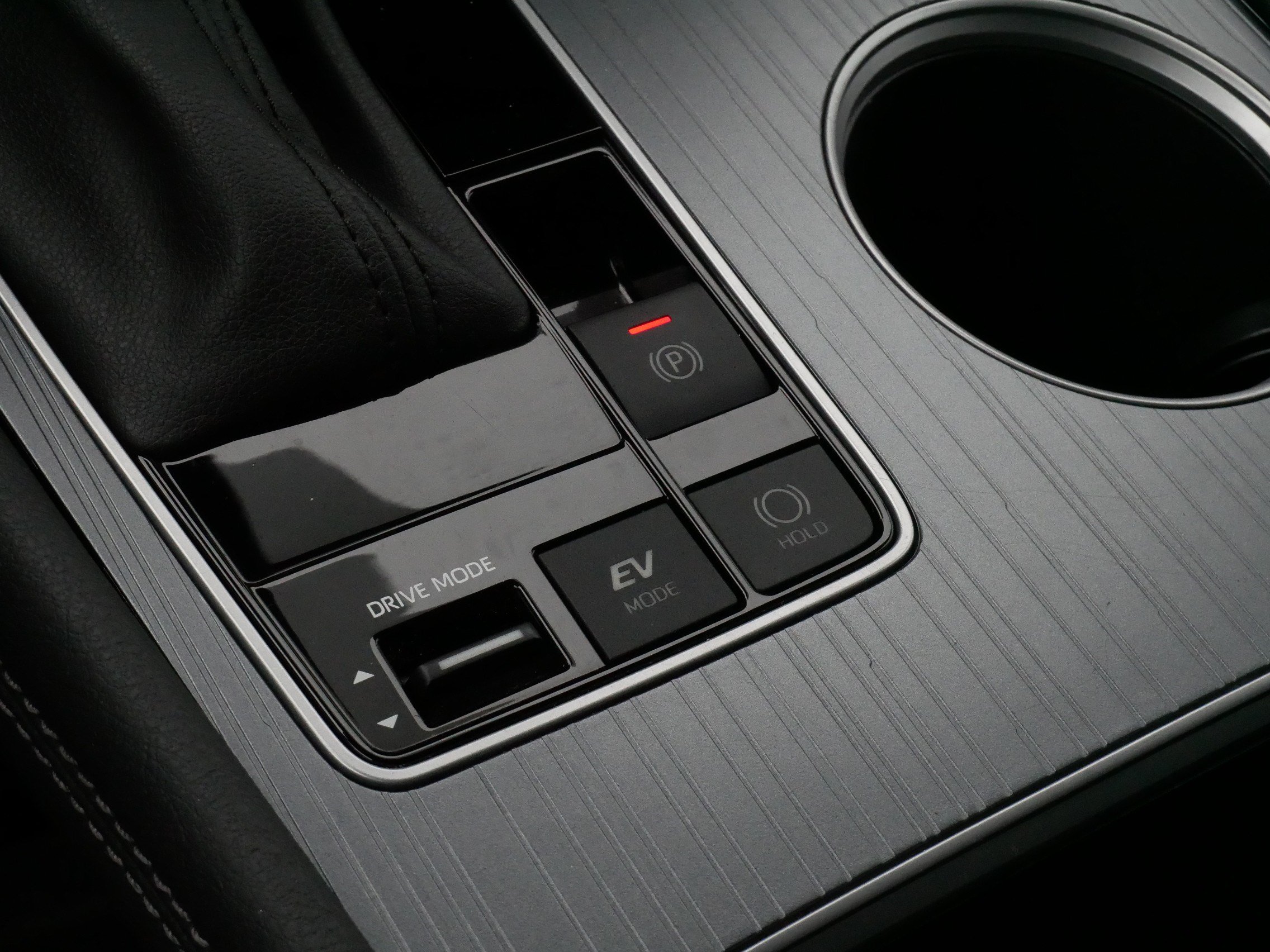 Certified 2025 Toyota Sienna LE FWD image 25