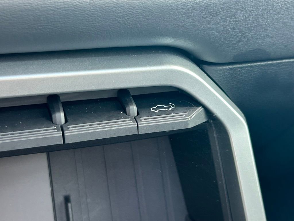 Used 2025 Toyota Tundra Platinum image 36