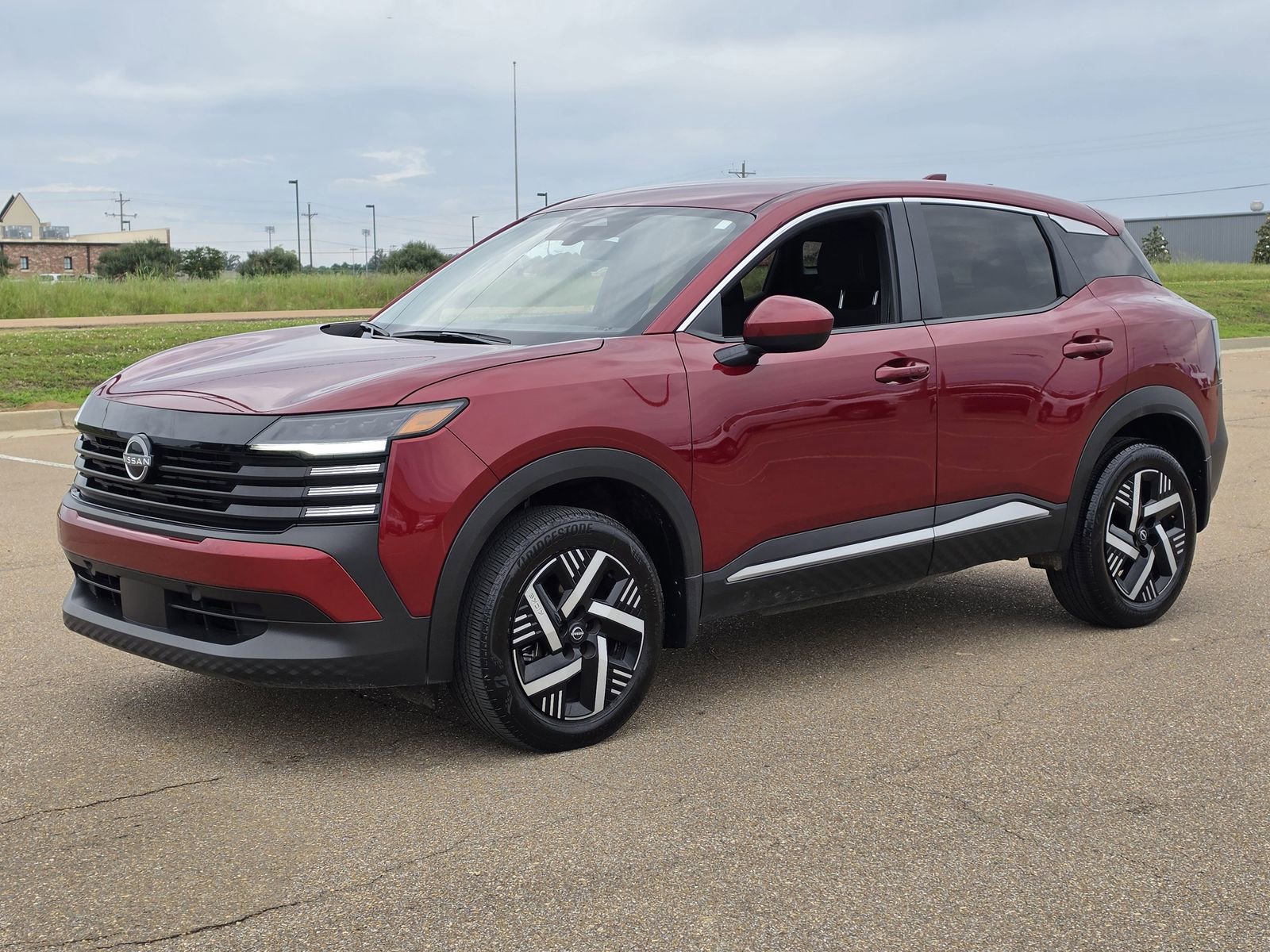 Used 2025 Nissan Kicks SV FWD image 1