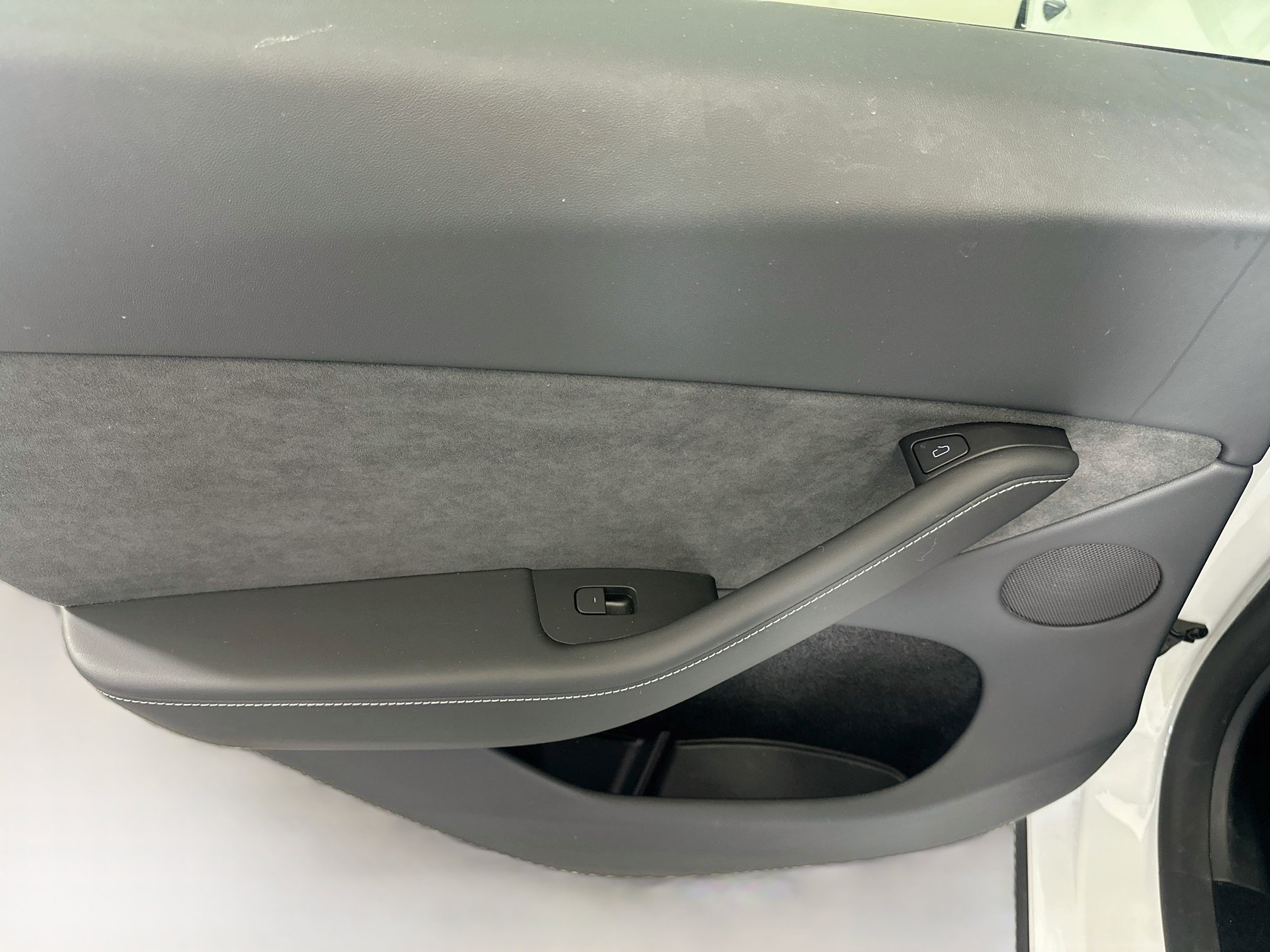 Used 2023 Tesla Model Y Long Range AWD/4WD image 25