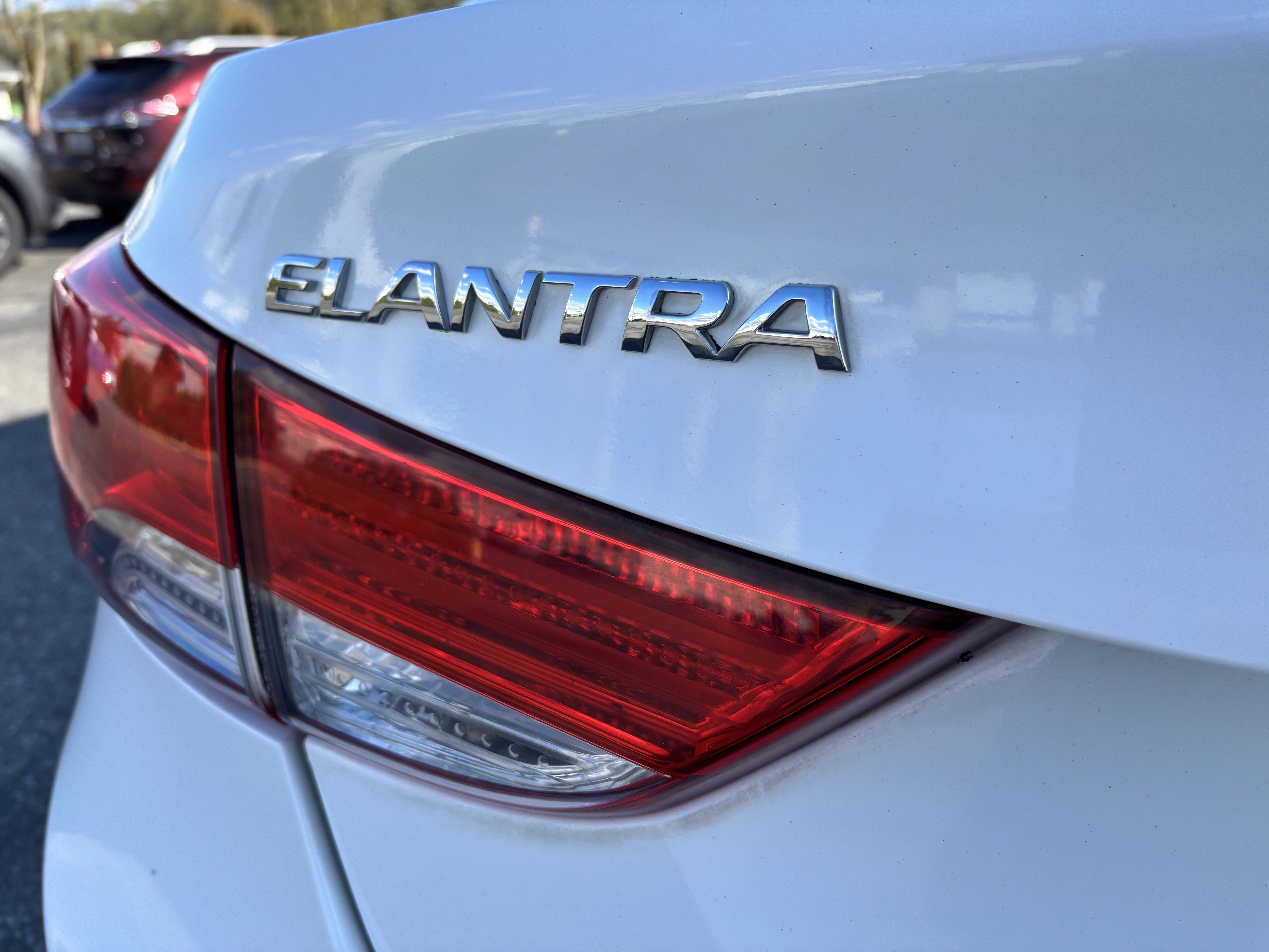 Used 2013 Hyundai Elantra GLS w/ Preferred Pkg FWD image 11