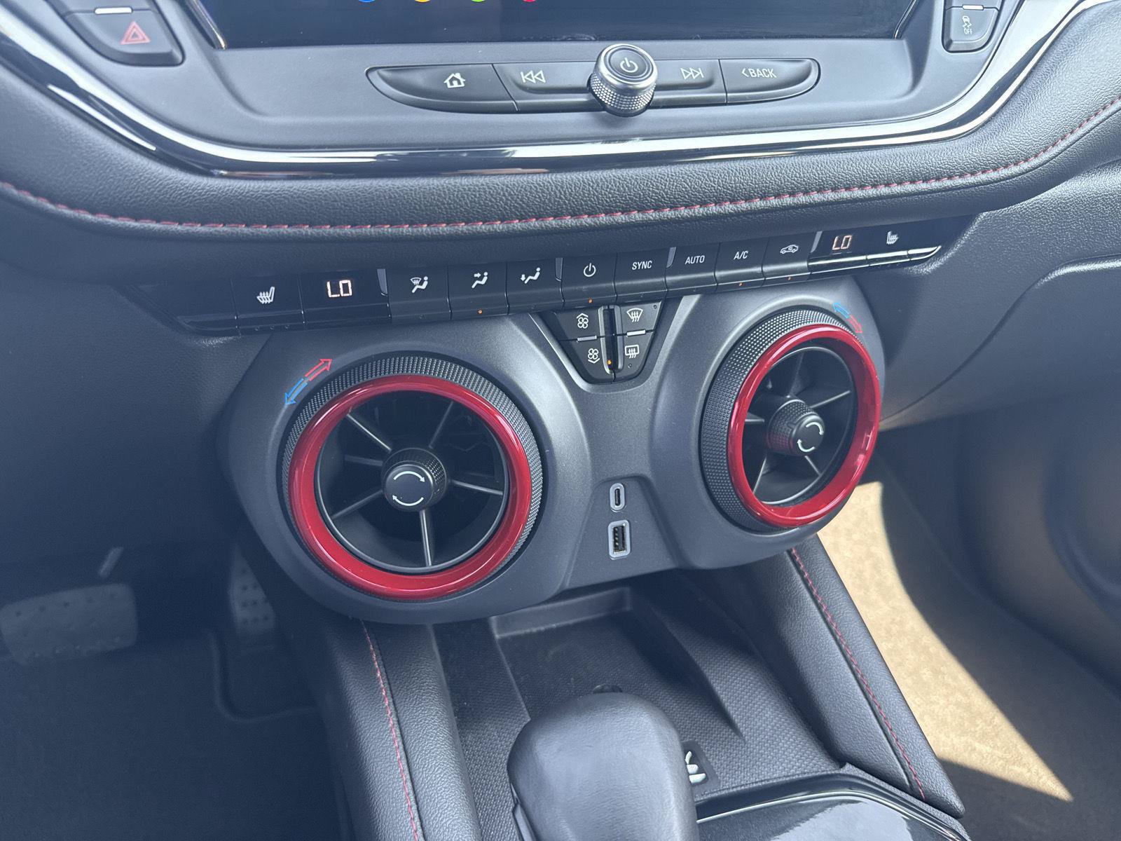 Used 2025 Chevrolet Blazer RS FWD image 26