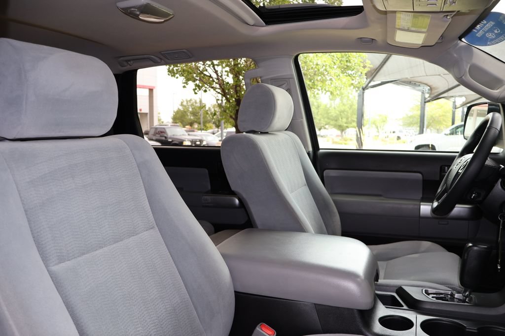 Used 2019 Toyota Sequoia SR5 AWD/4WD image 41