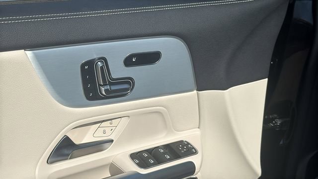 Certified 2025 Mercedes-Benz GLA 250 4MATIC image 24
