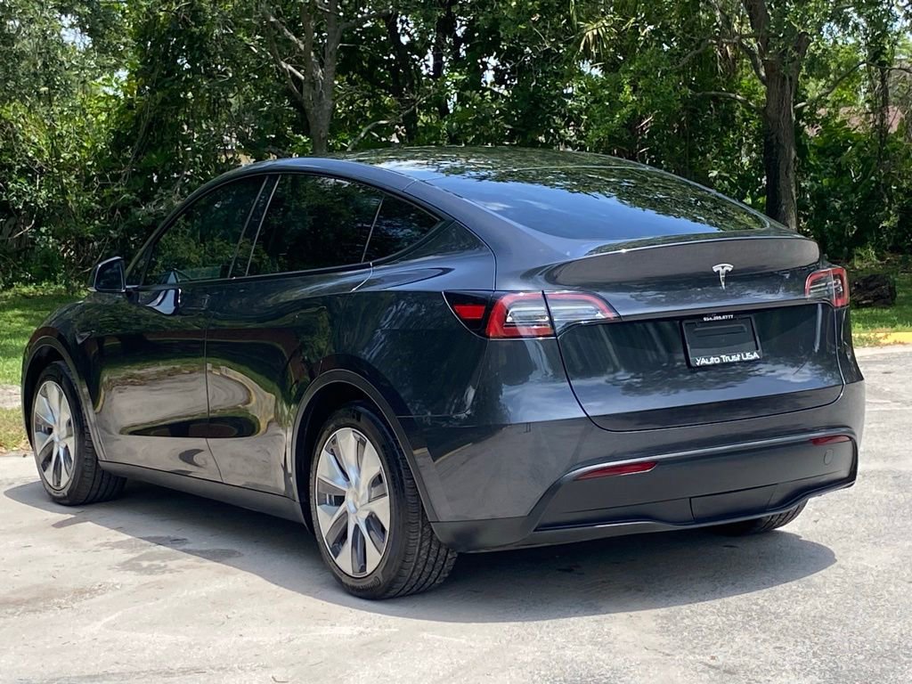Used 2024 Tesla Model Y 2WD image 6