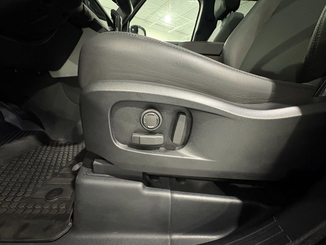 Used 2024 Land Rover Defender 110 S image 11