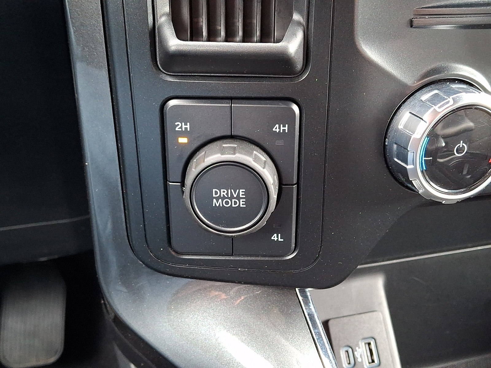 Certified 2023 Ford F150 XLT w/ Equipment Group 302A High image 28