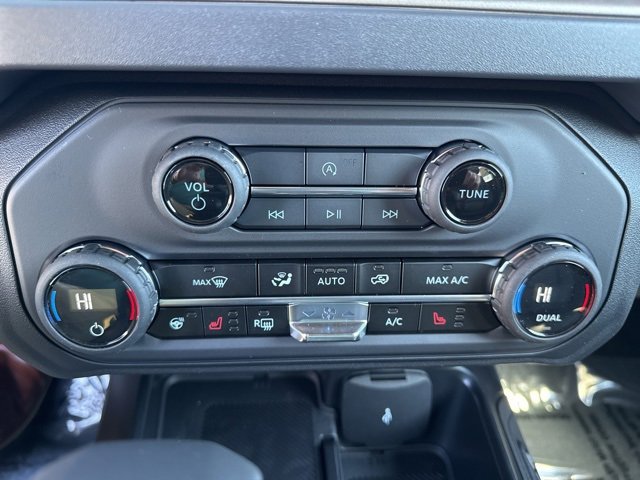 New 2025 Ford Bronco Outer Banks w/ Black Appearance Package image 24