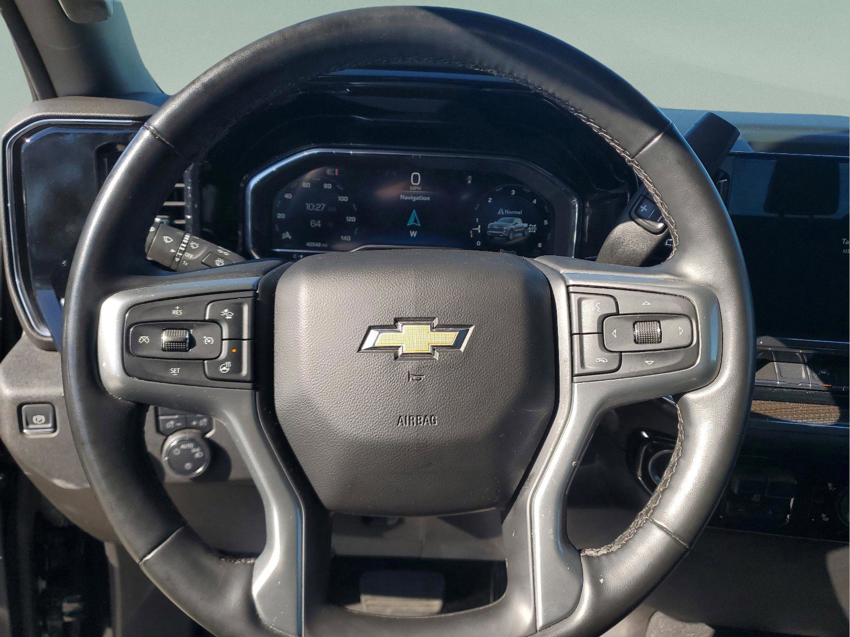 Used 2025 Chevrolet Silverado 1500 LT AWD/4WD image 17
