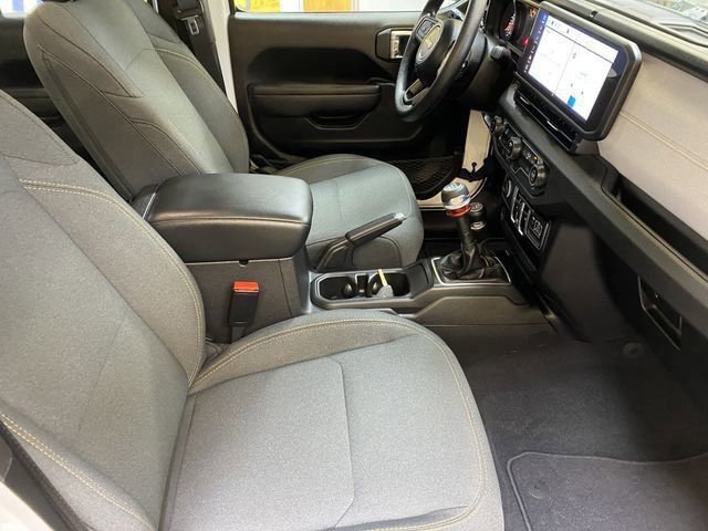 Used 2025 Jeep Wrangler Sport image 24