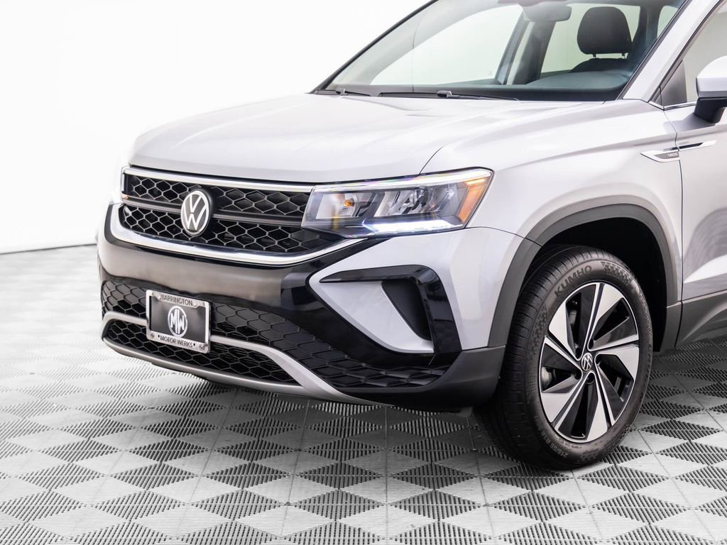 Used 2024 Volkswagen Taos SE image 37