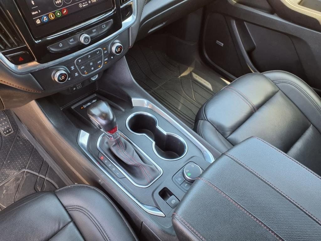Used 2022 Chevrolet Traverse RS image 10