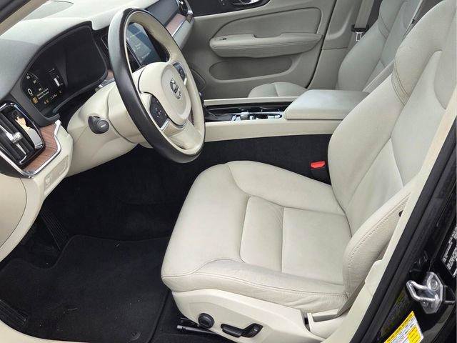 Used 2019 Volvo S60 T5 Momentum w/ Premium Package FWD image 10