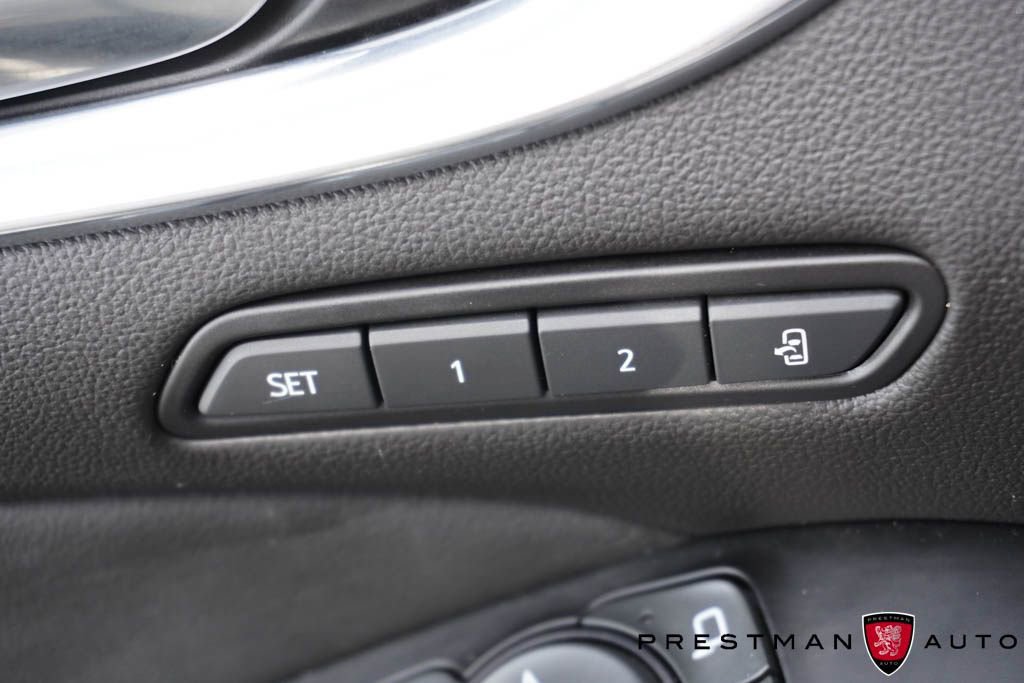Used 2024 Buick Enclave Avenir w/ Avenir Technology Package AWD/4WD image 25