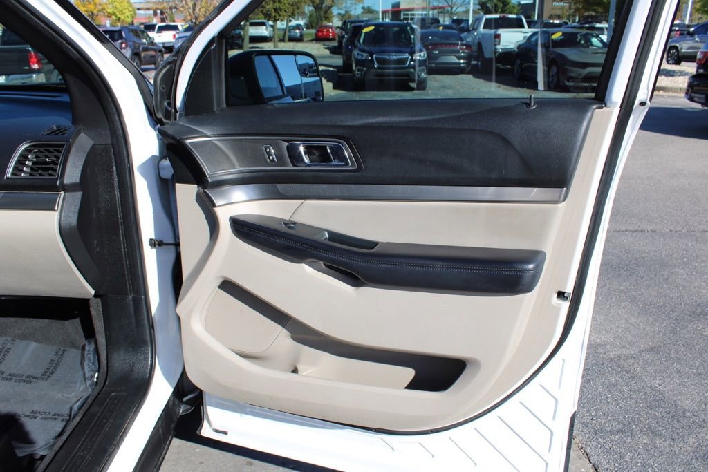 Used 2018 Ford Explorer XLT image 21