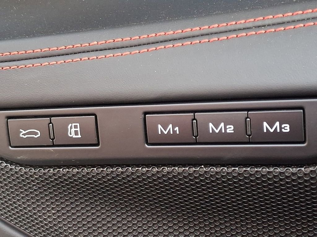 Used 2020 Ferrari F8 Tributo image 21