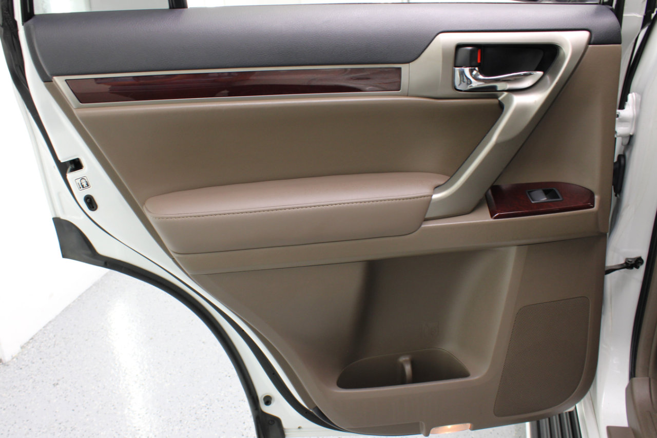 Used 2017 Lexus GX 460 Premium image 36