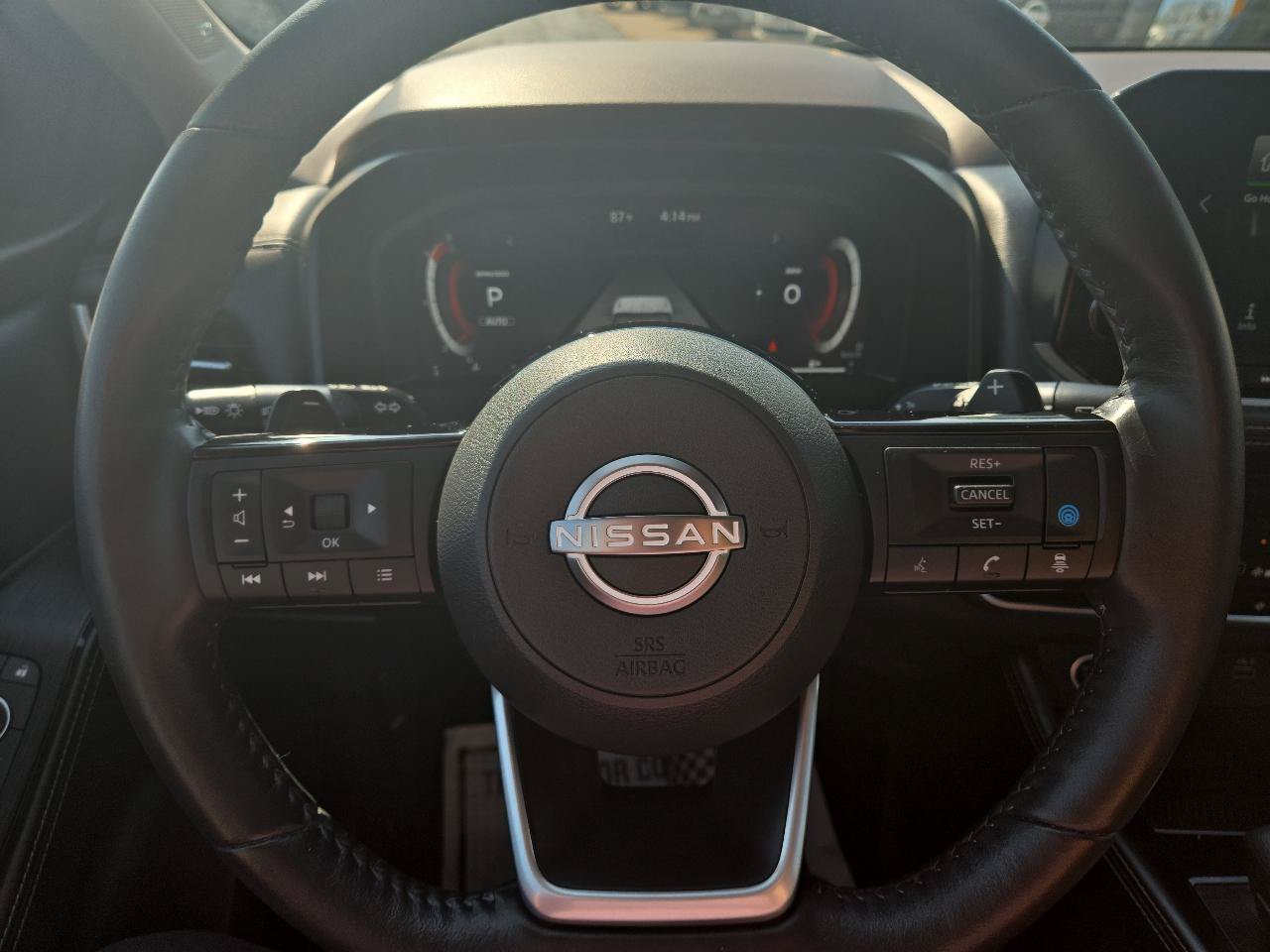 Used 2023 Nissan Rogue Platinum AWD/4WD image 16