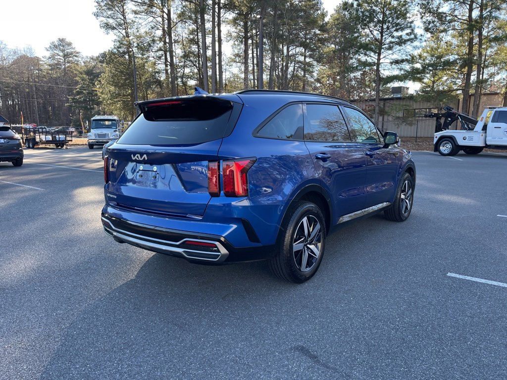 Used 2023 Kia Sorento S w/ Panoramic Sunroof Package image 5