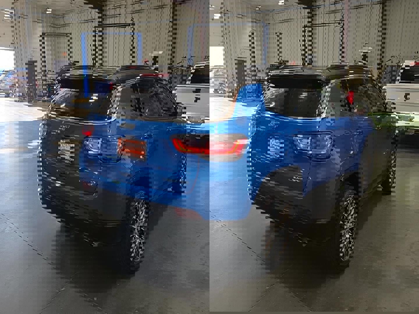 Used 2022 Jeep Compass Limited w/ Elite Group image 4