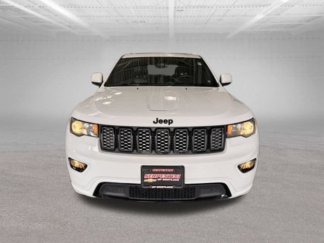 Used 2018 Jeep Grand Cherokee Altitude AWD/4WD image 2
