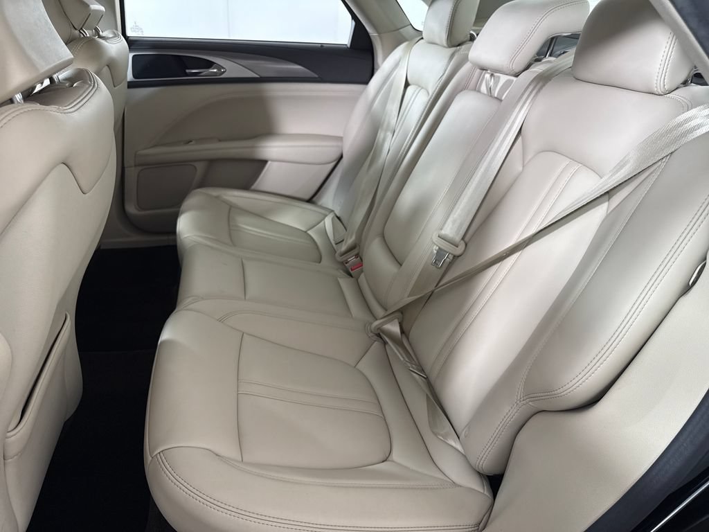 Used 2018 Lincoln MKZ Premiere FWD image 13