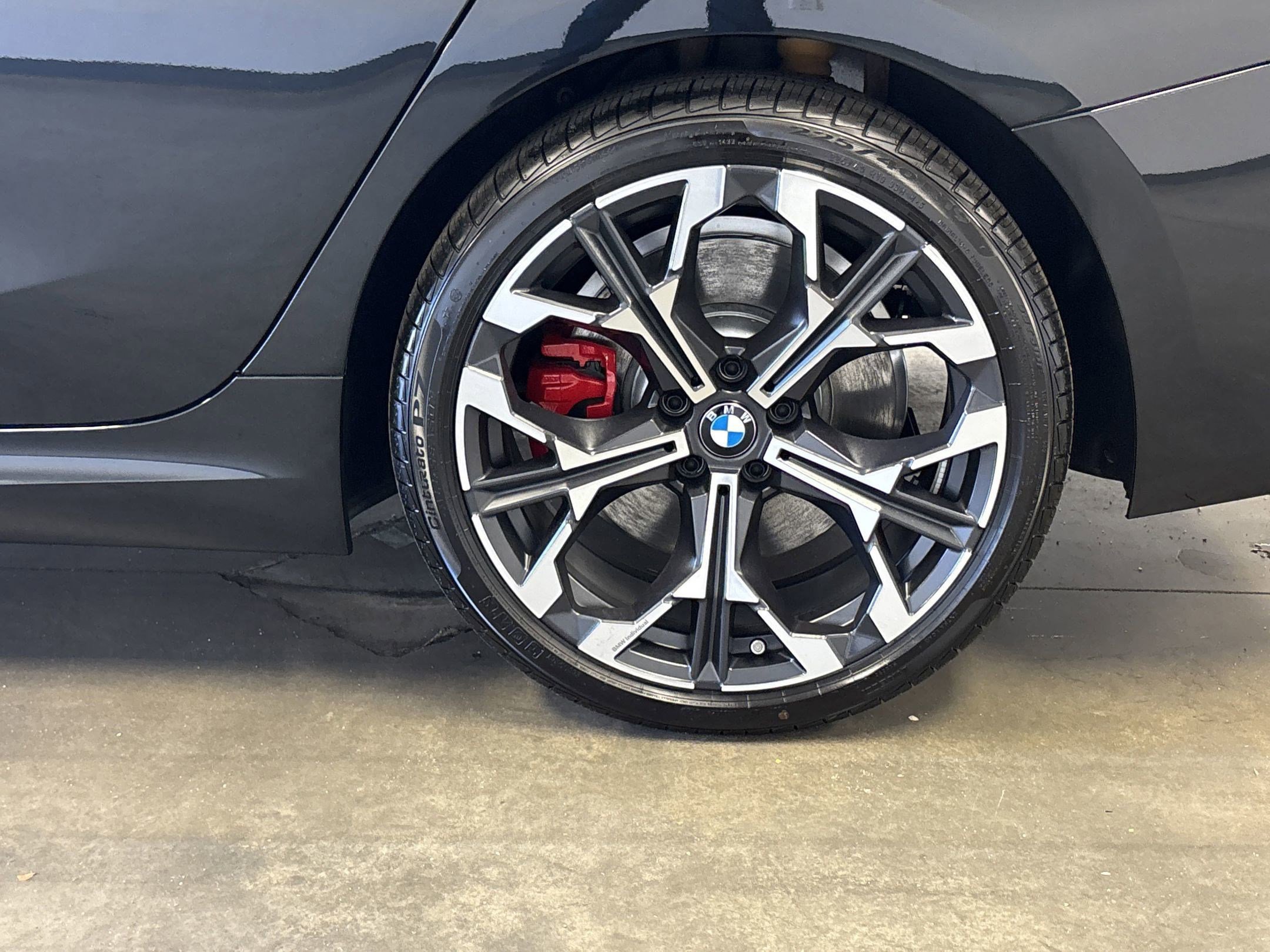 Used 2025 BMW 330i Sedan w/ M Sport Package image 23