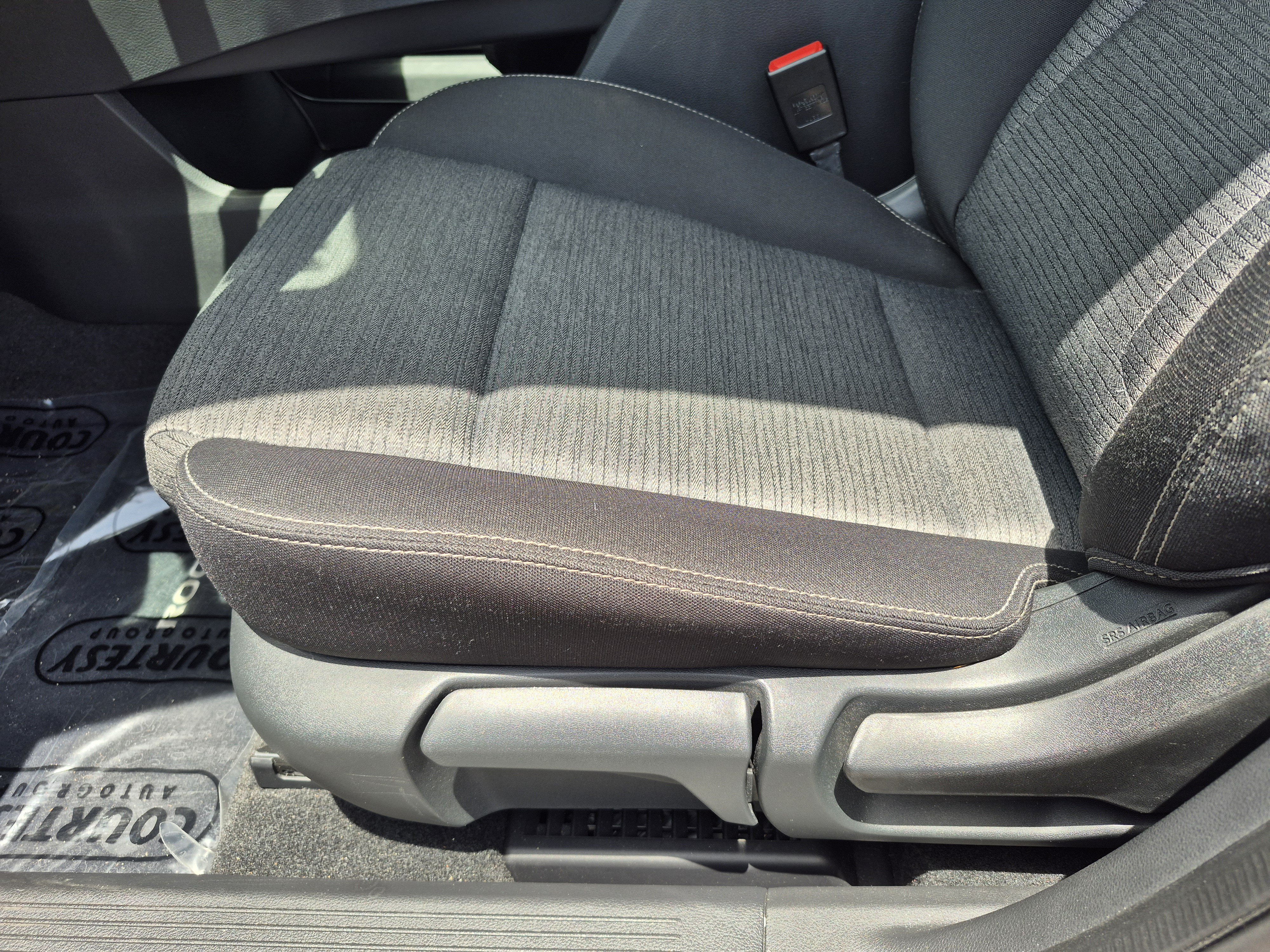 Used 2022 Nissan Rogue S FWD image 23