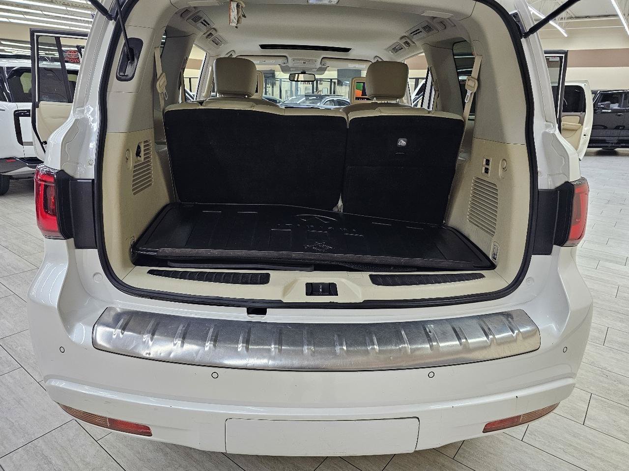 Used 2019 INFINITI QX80 Luxe w/ 22" Wheel Package AWD/4WD image 13