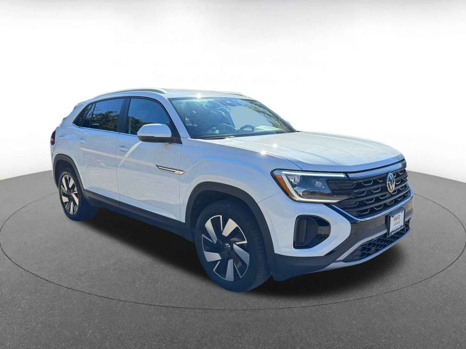 Used 2025 Volkswagen Atlas Cross Sport SE image 1