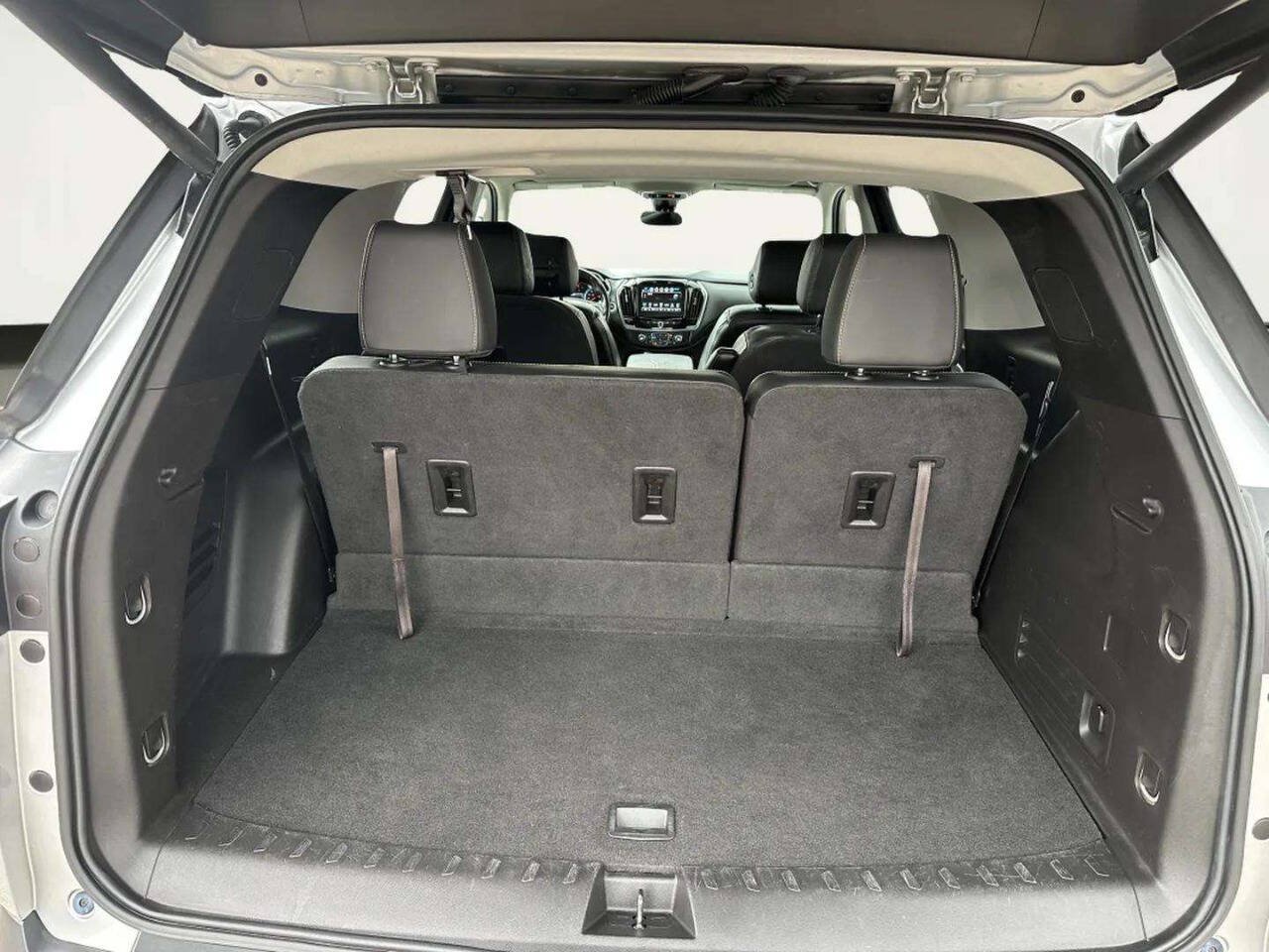 Used 2019 Chevrolet Traverse LT w/ LT Premium Package AWD/4WD image 26