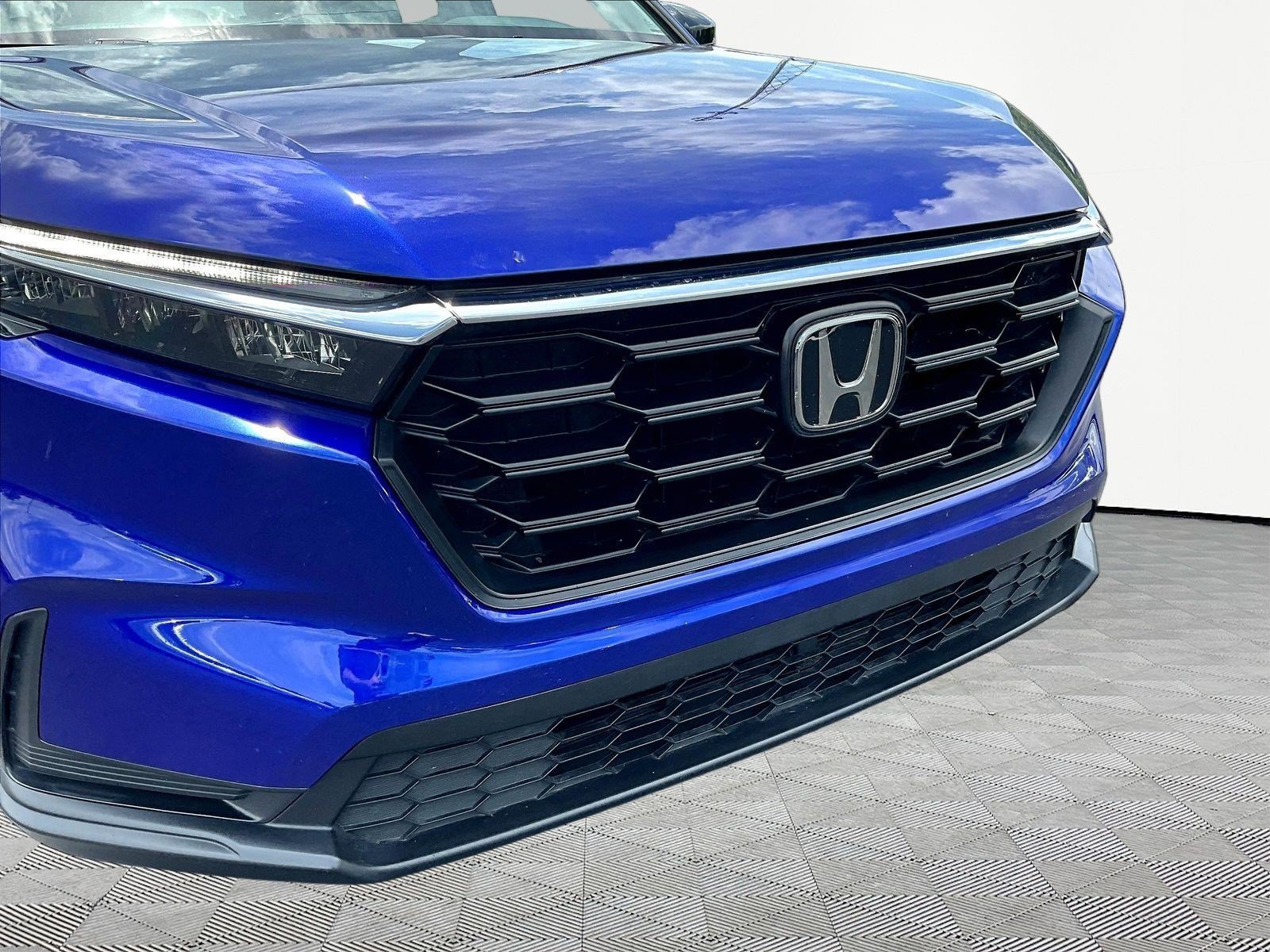 Used 2023 Honda CR-V LX image 30