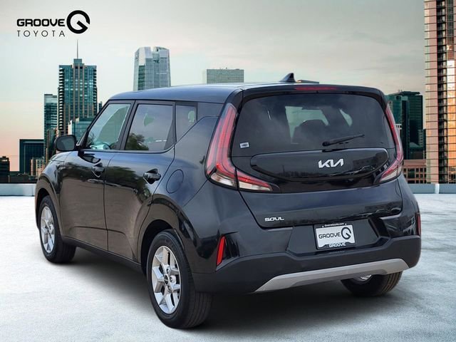 Used 2023 Kia Soul LX w/ LX Technology Package image 3