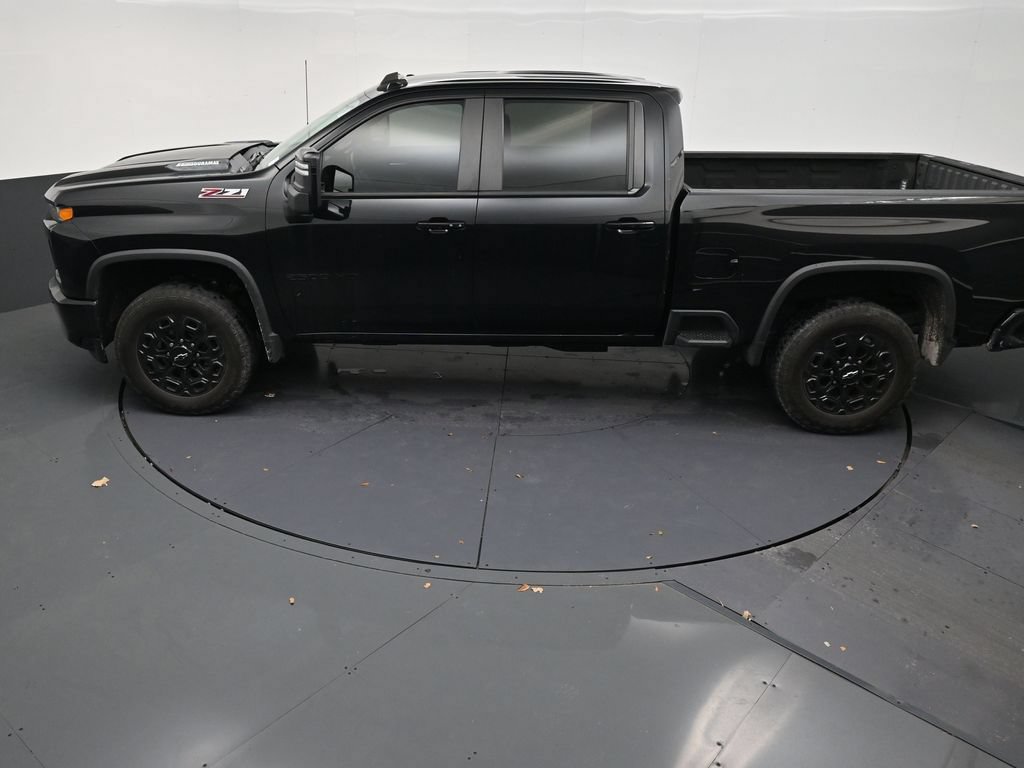 Used 2022 Chevrolet Silverado 2500 LT w/ Midnight Edition AWD/4WD image 13