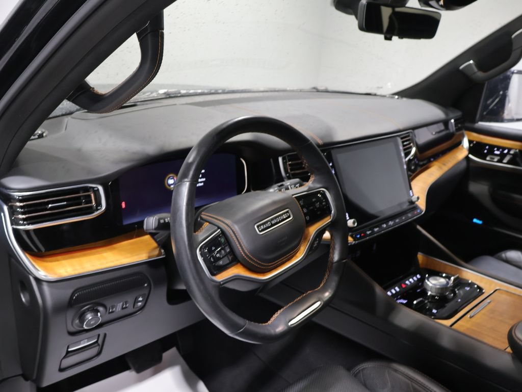Used 2022 Jeep Grand Wagoneer Series III AWD/4WD image 16