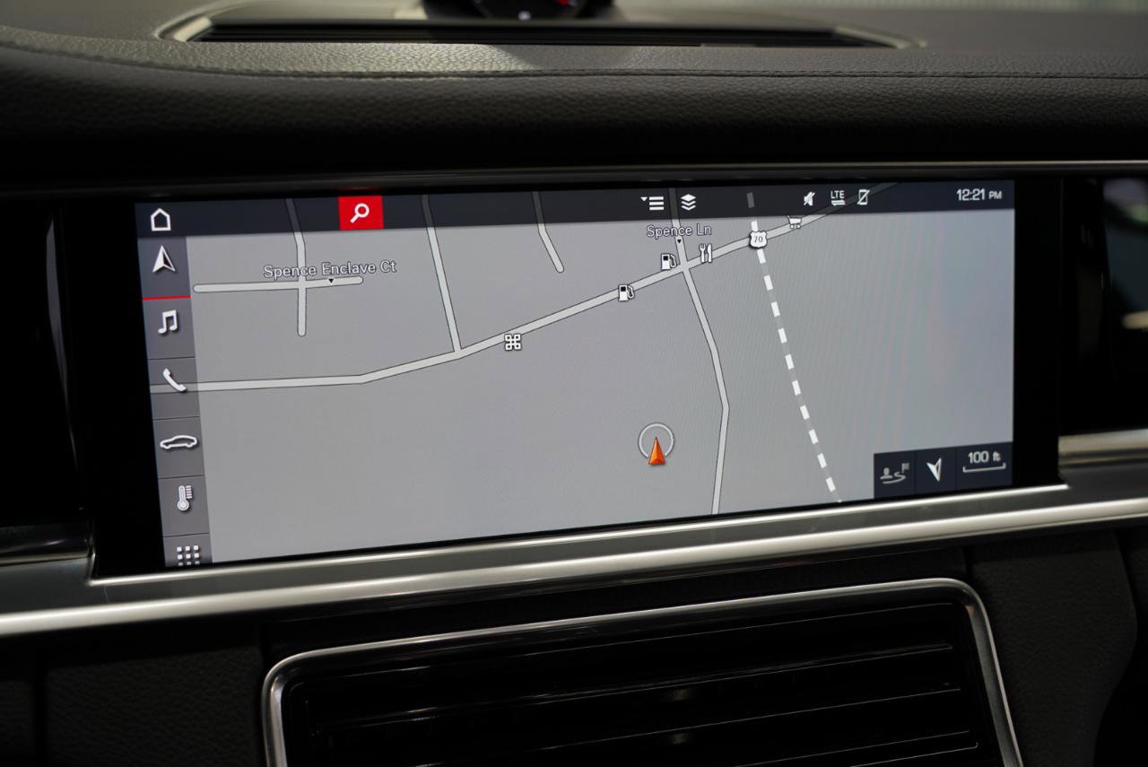 Used 2019 Porsche Panamera 4 Executive AWD/4WD image 18