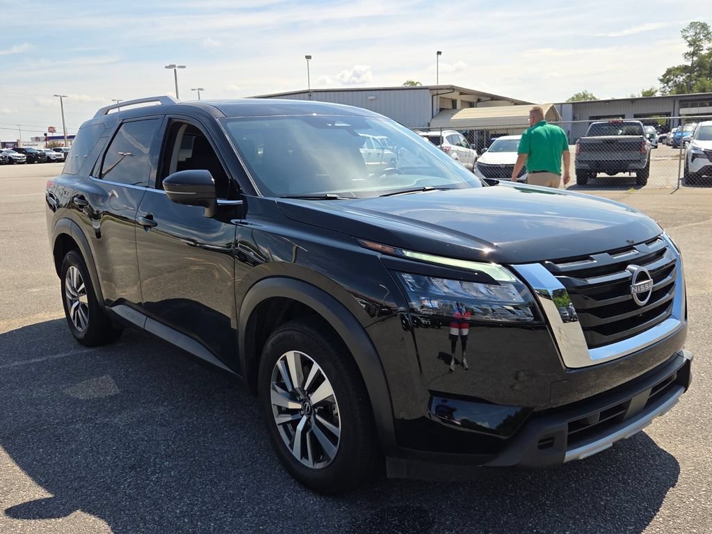 Certified 2025 Nissan Pathfinder SL AWD/4WD image 16