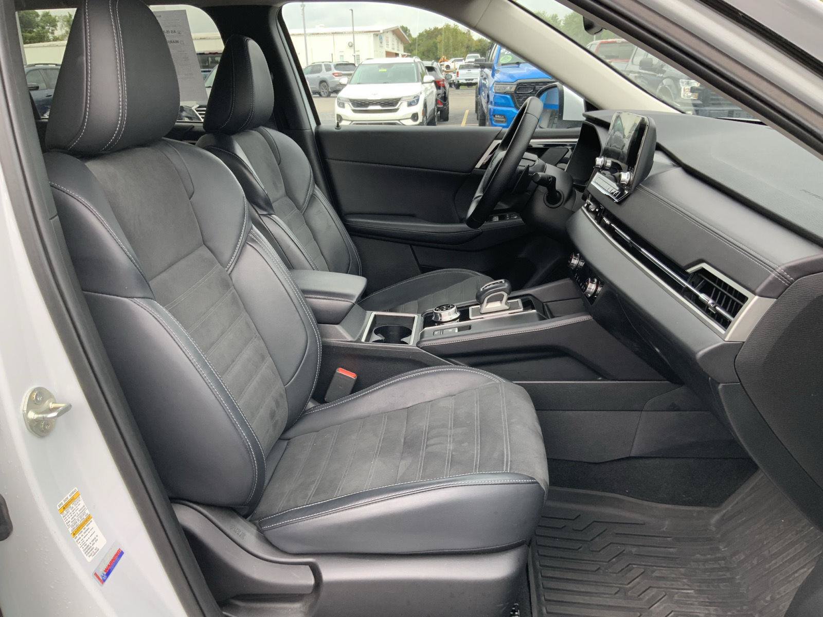 Used 2024 Mitsubishi Outlander SE AWD/4WD image 52