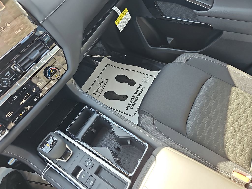 New 2026 Nissan Pathfinder Platinum image 28