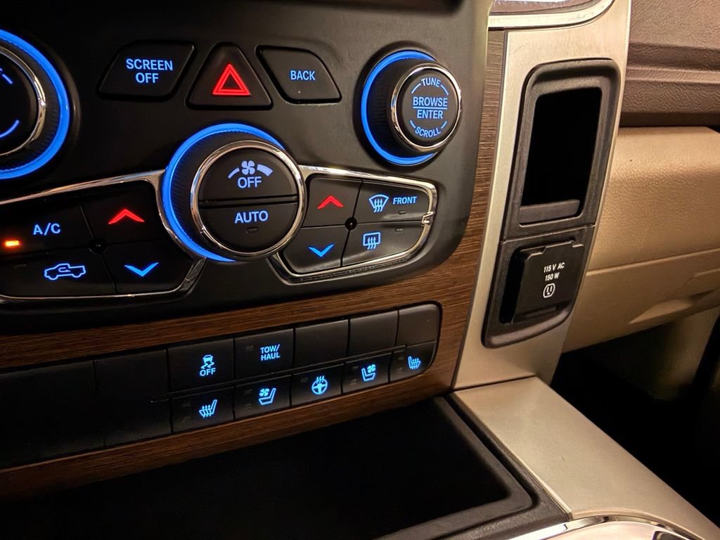 Used 2015 RAM 1500 Laramie w/ Convenience Group AWD/4WD image 44