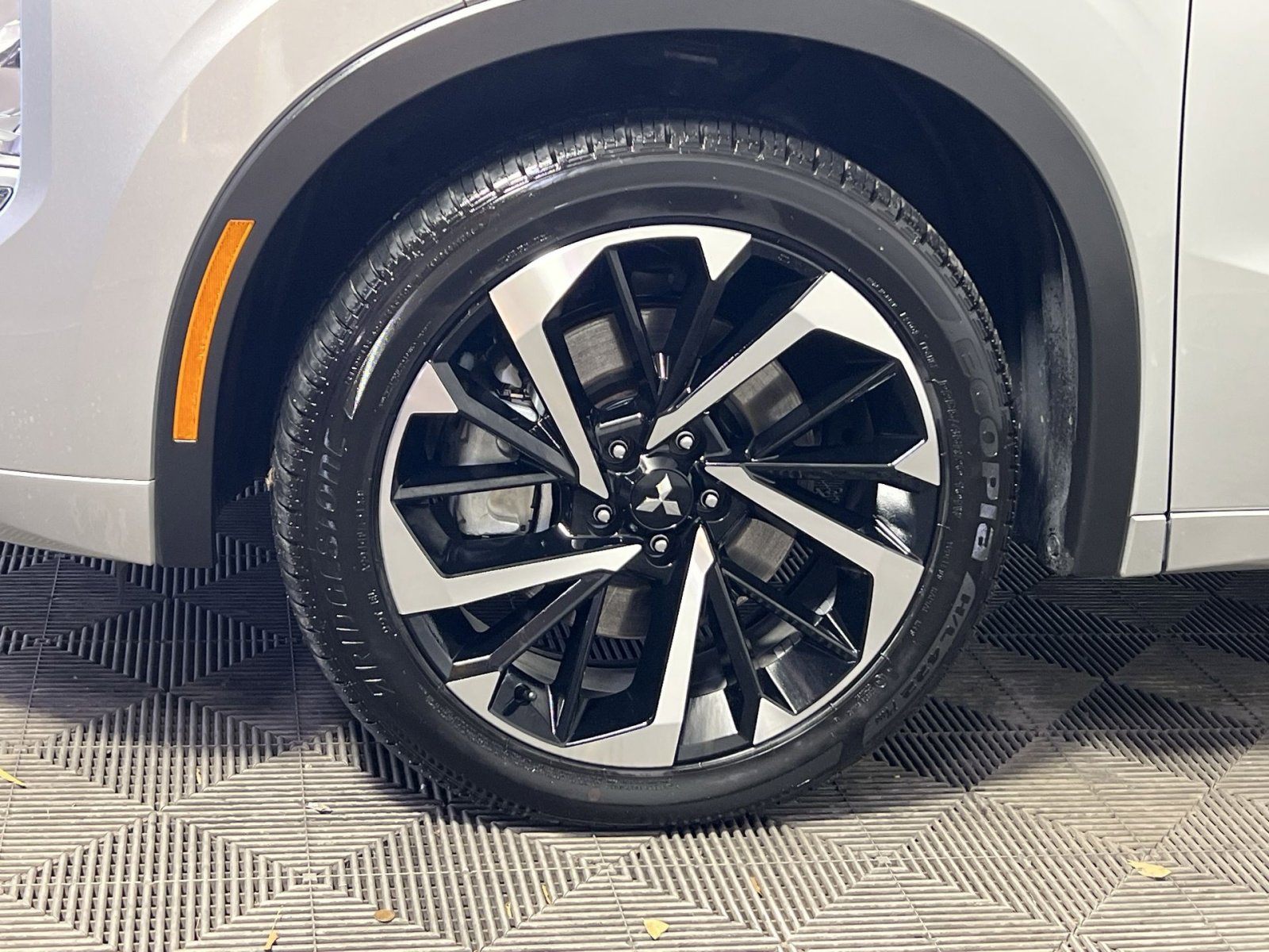 Used 2024 Mitsubishi Outlander SEL image 12