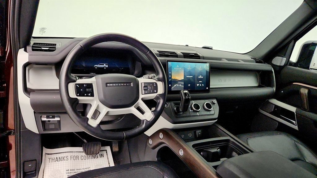 Used 2024 Land Rover Defender 130 X-Dynamic SE AWD/4WD image 13