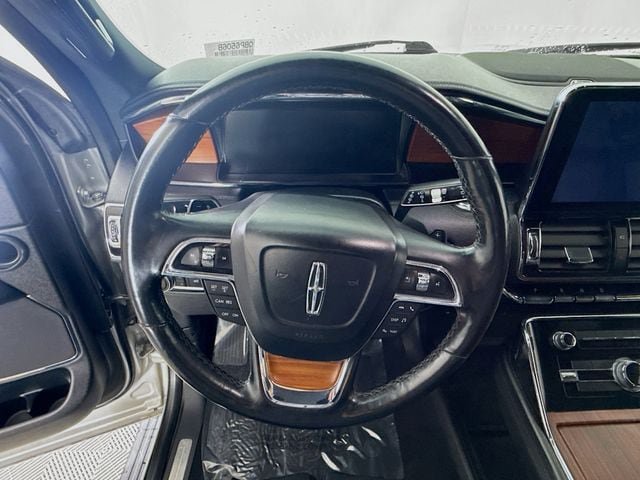 Used 2018 Lincoln Navigator L Select RWD image 12