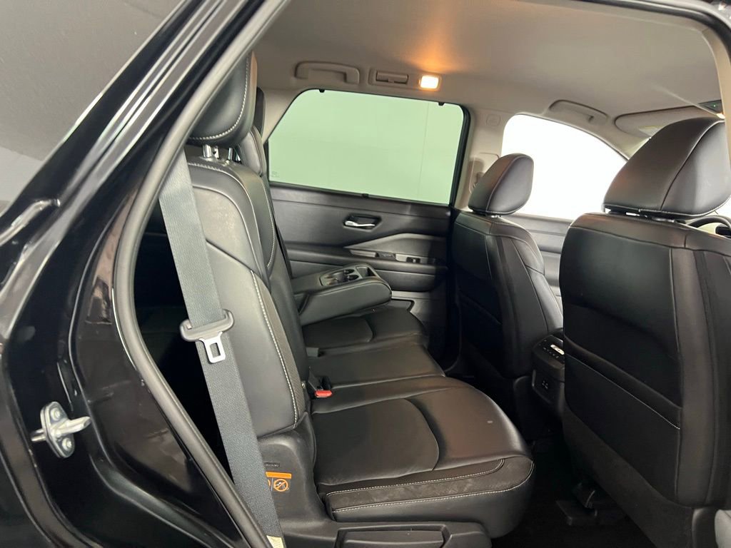 Used 2023 Nissan Pathfinder SL image 30