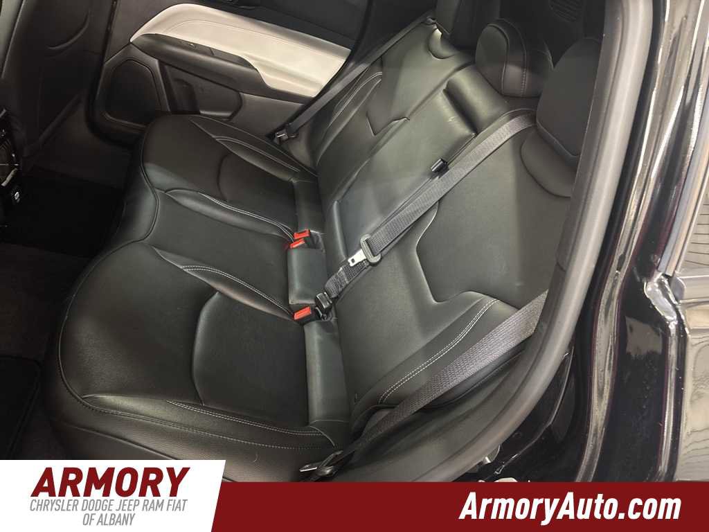 Used 2025 Jeep Compass Limited image 26