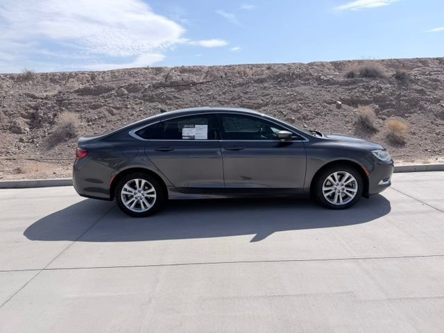Used 2017 Chrysler 200 Limited Platinum w/ Comfort & Convenience Group FWD image 4