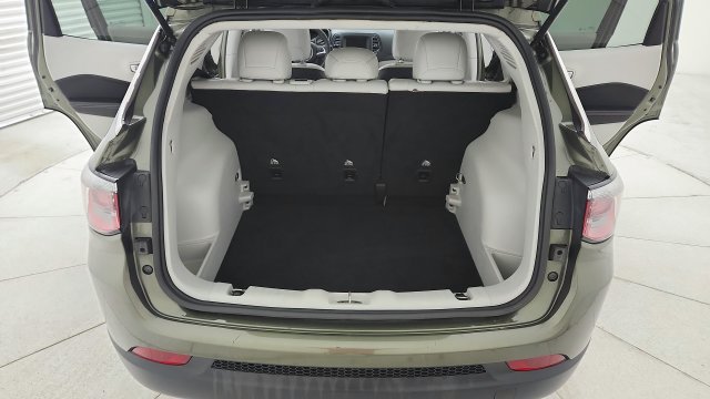 Used 2019 Jeep Compass Latitude FWD image 41