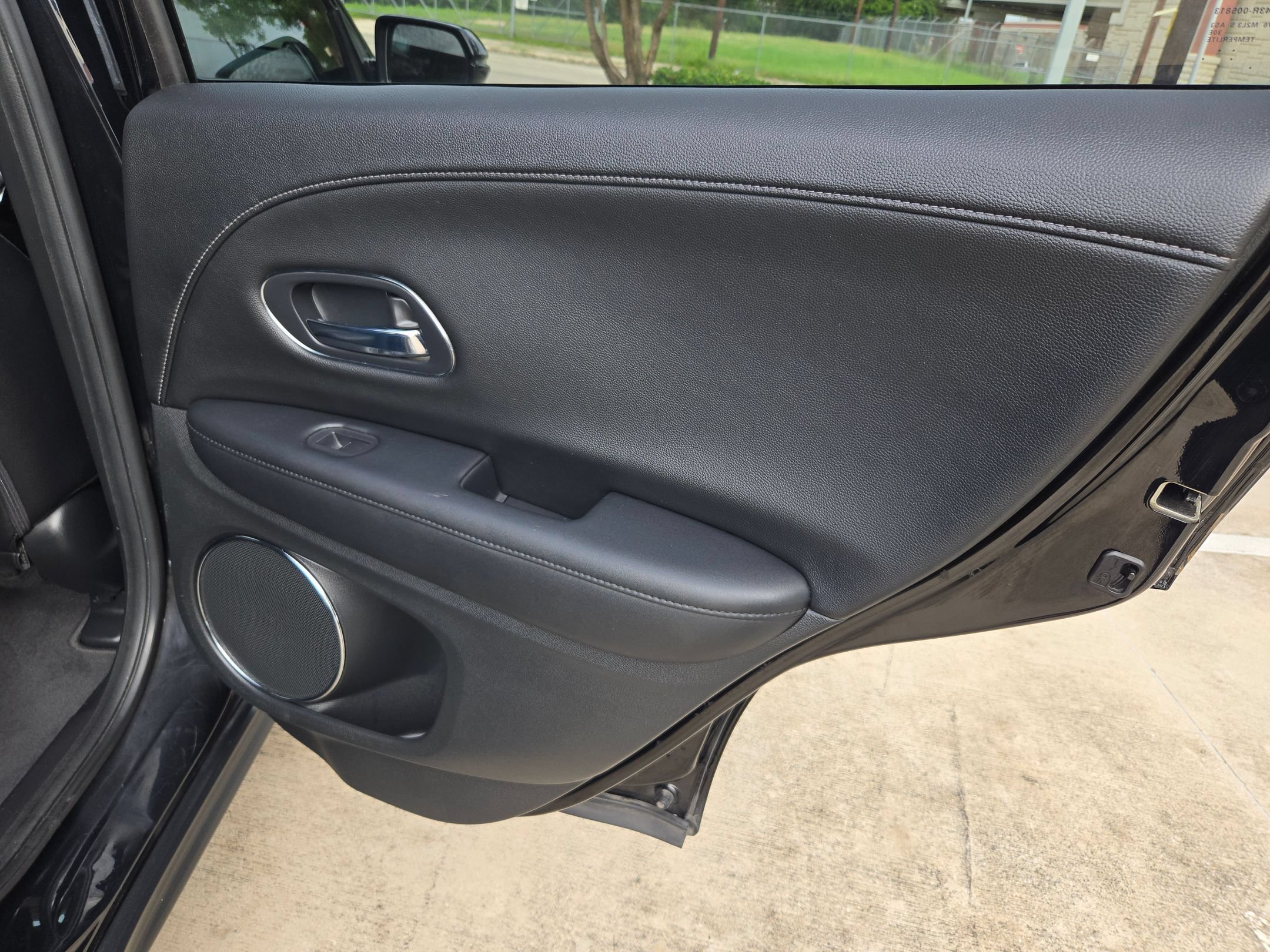 Used 2017 Honda HR-V EX-L image 27
