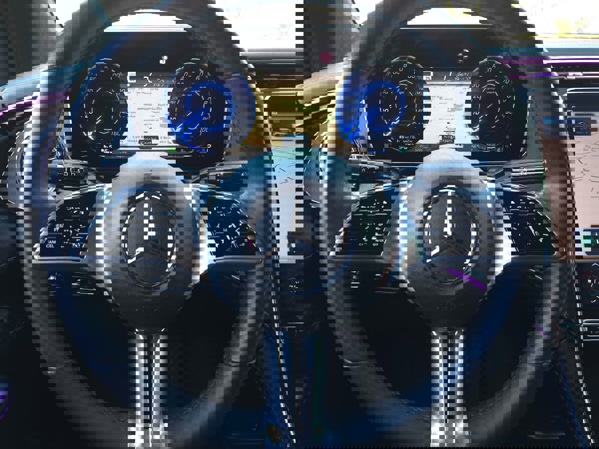 Used 2023 Mercedes-Benz EQE 500 4MATIC SUV image 31