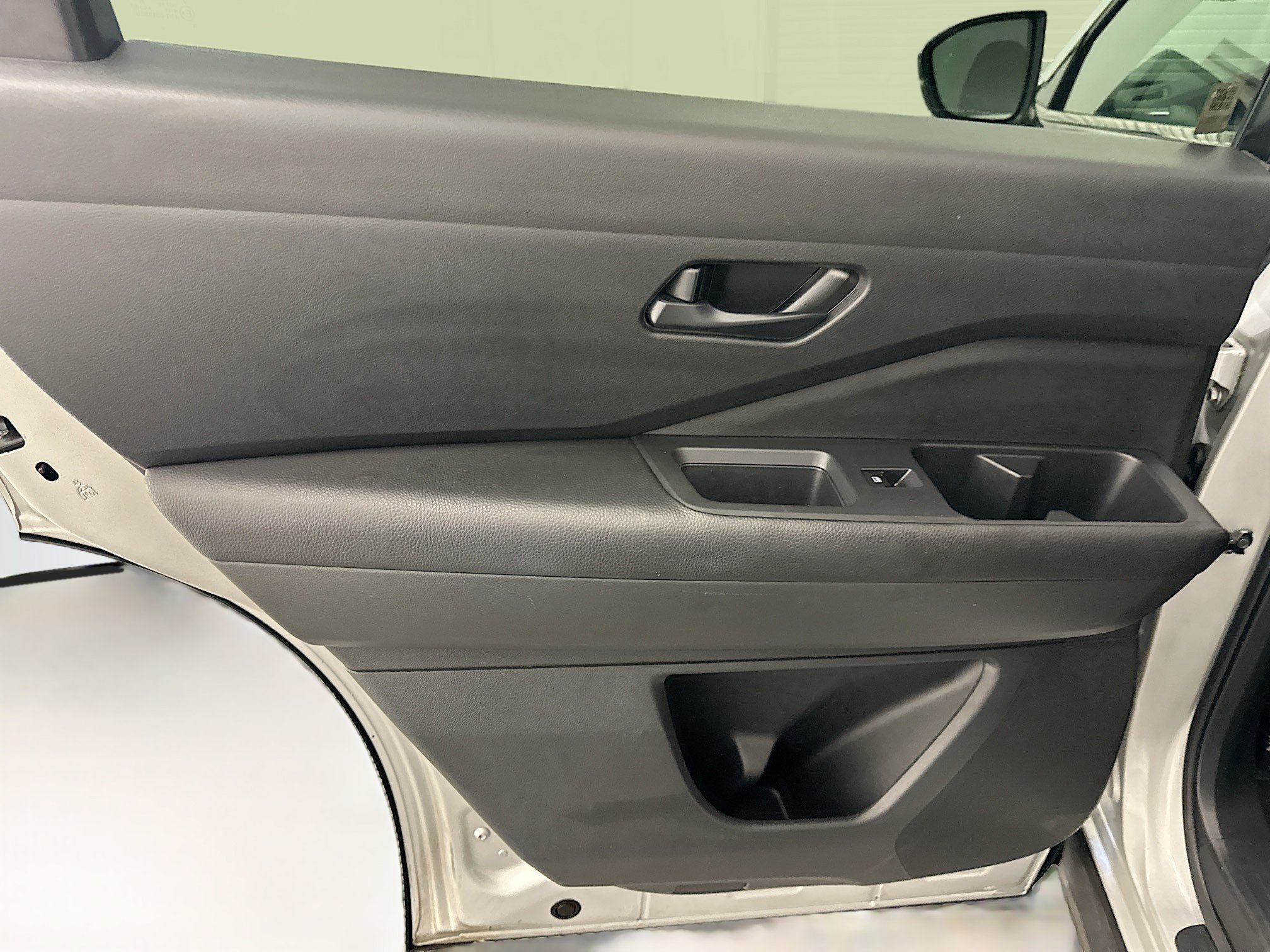 Used 2025 Nissan Pathfinder SV AWD/4WD image 26